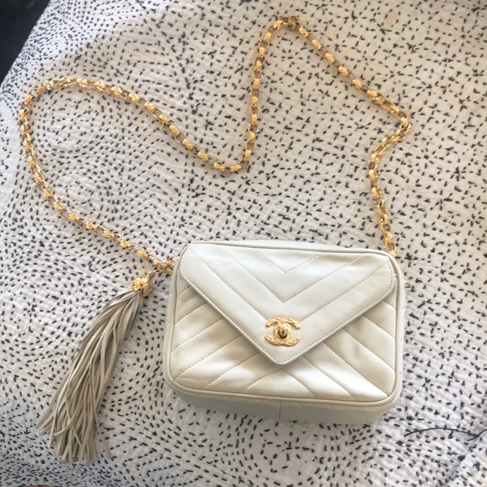 Chanel V crossing times